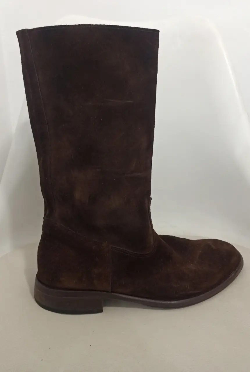 botas gamuza, medidas plantilla 25,5cm x 8,5cm, caña 30cm. Talle 40 