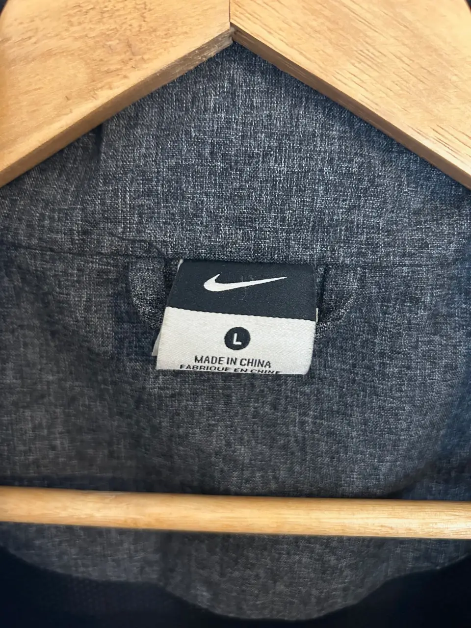 Campera Nike - Vista 3