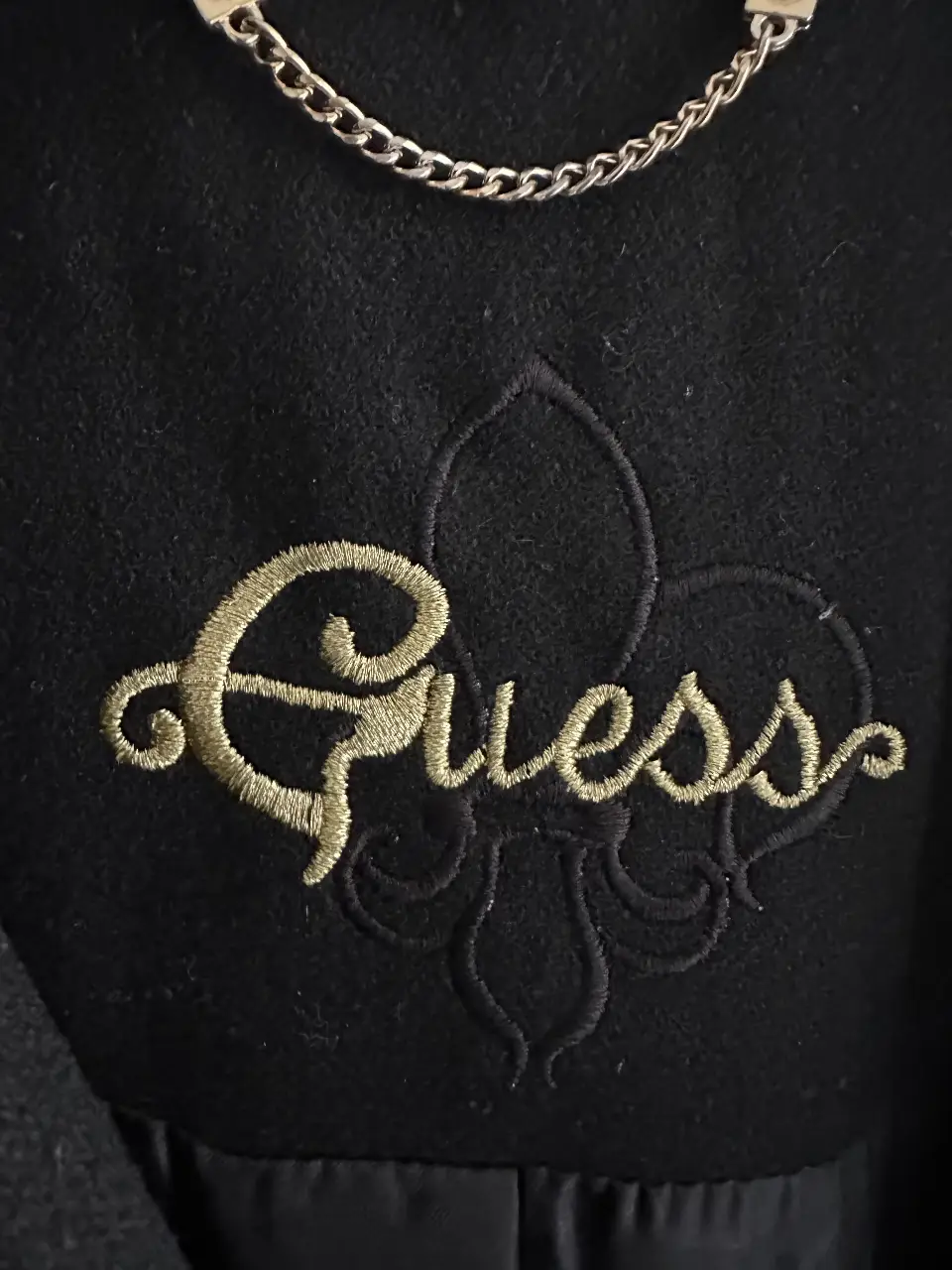 Tapado GUESS - Vista 2