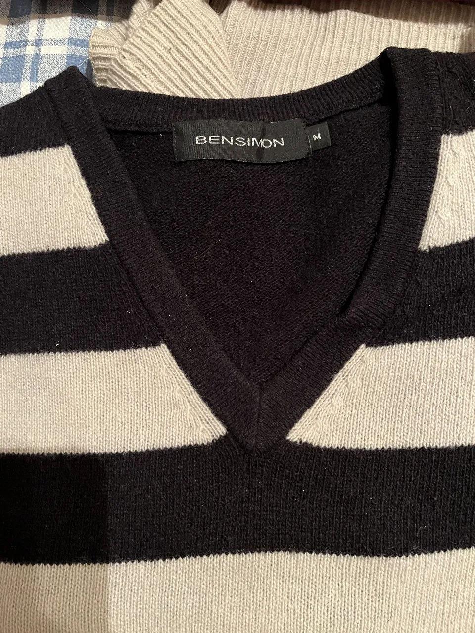 Sweater Prototype - Vista 2