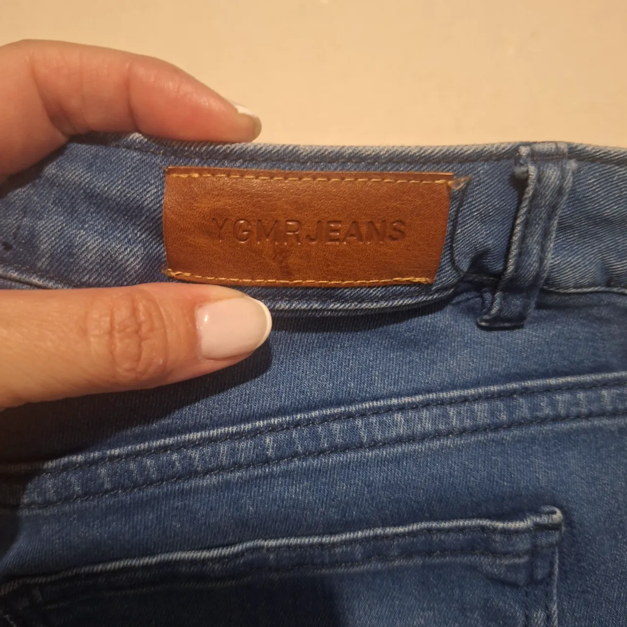 Jeans rectos de mujer, color azul. Talle 30. Marca Ygmrjeans.