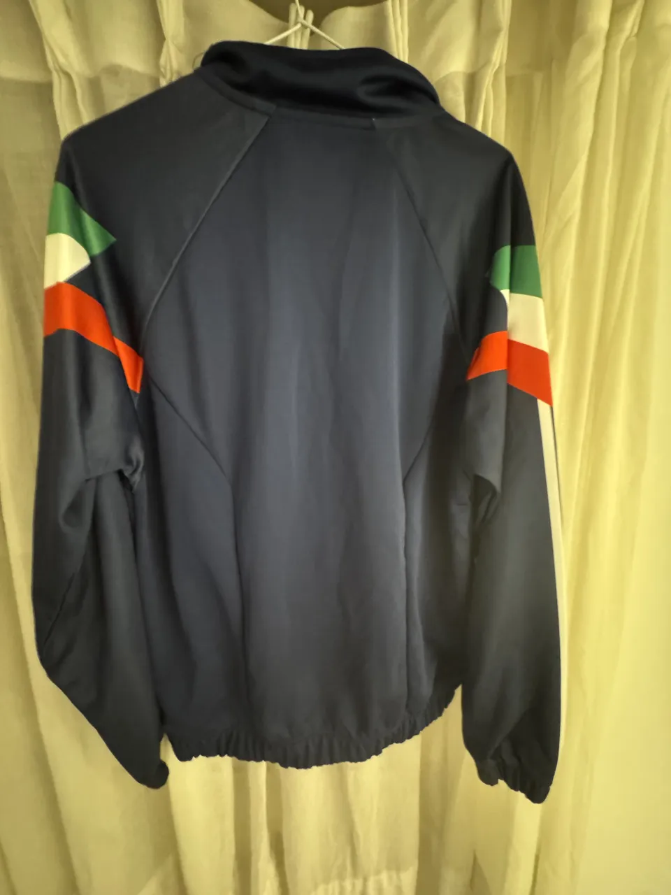 Campera adidas - Vista 4