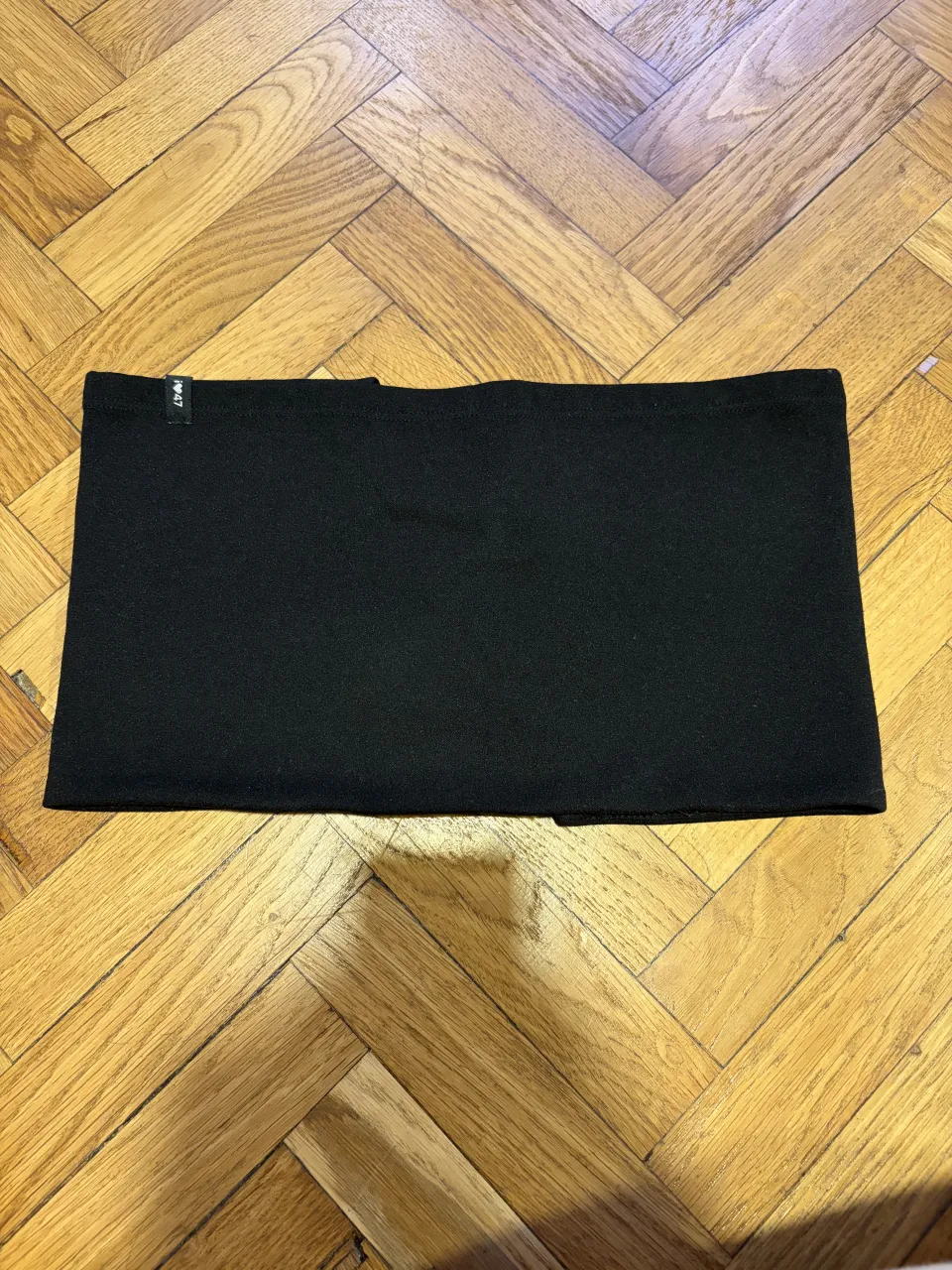 Top Bando Negro de 47 street, con detalle en ma espalda. Ideal para salir a la noche se super estia y agarre super bien. Va desde el talle S hasta el L