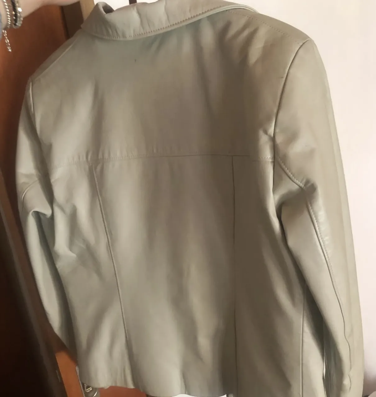 Campera Cuero - Vista 2