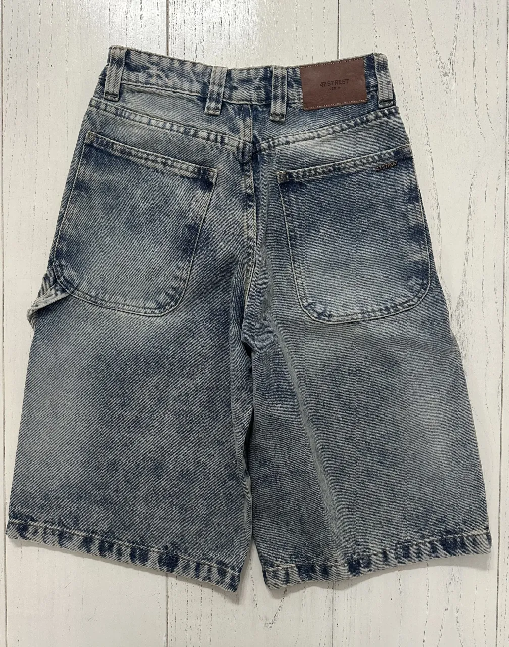 Short 47 Street - Vista 3