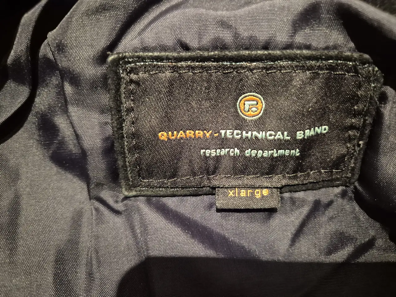 Campera Quarry-Technical Brand - Vista 3