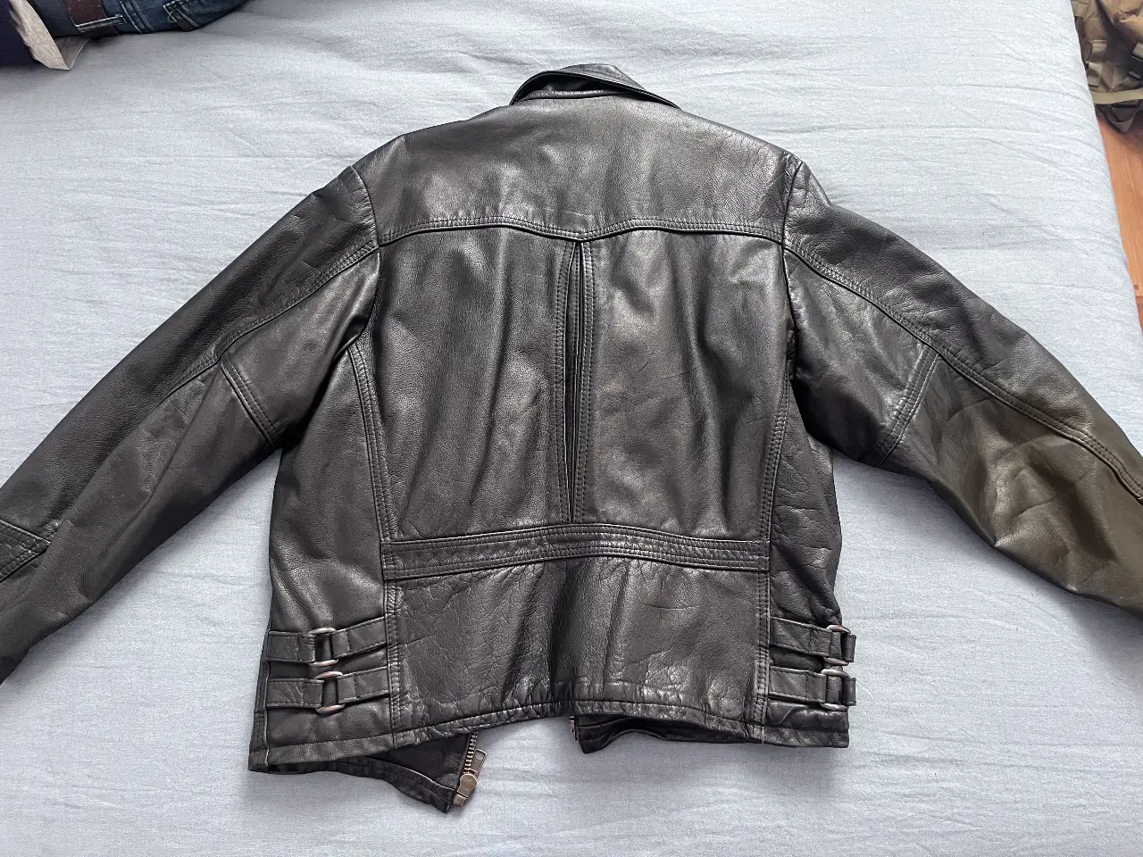 Campera Otra - Vista 4