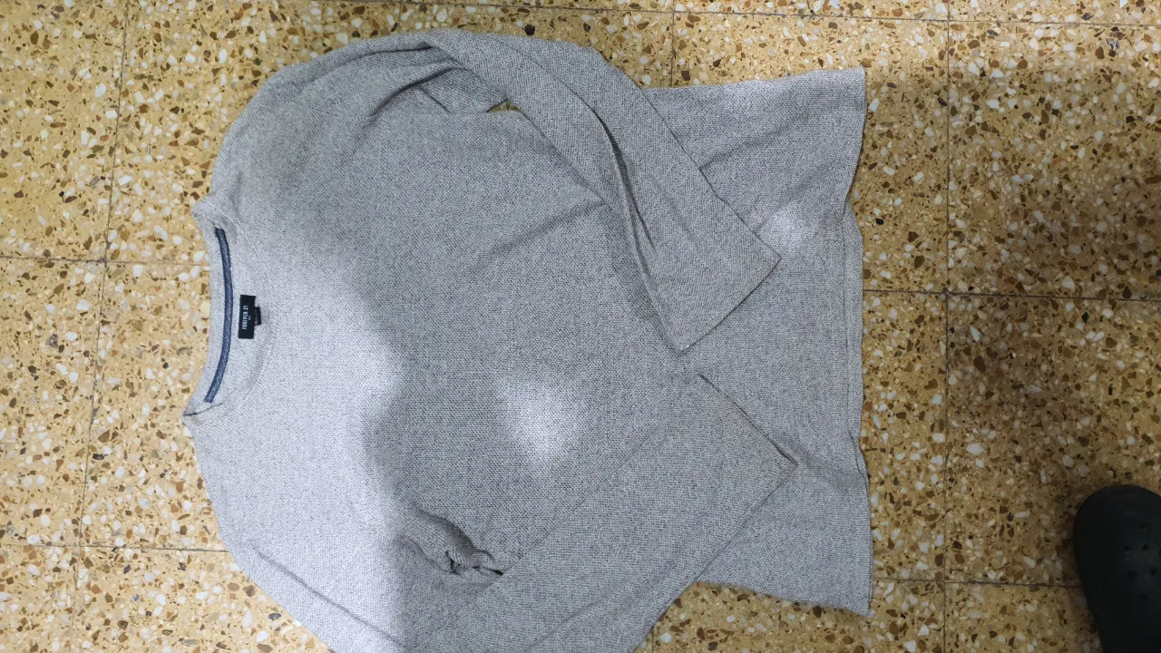 Sweater de hombre Forever 21, manga larga, color gris. Talle L.