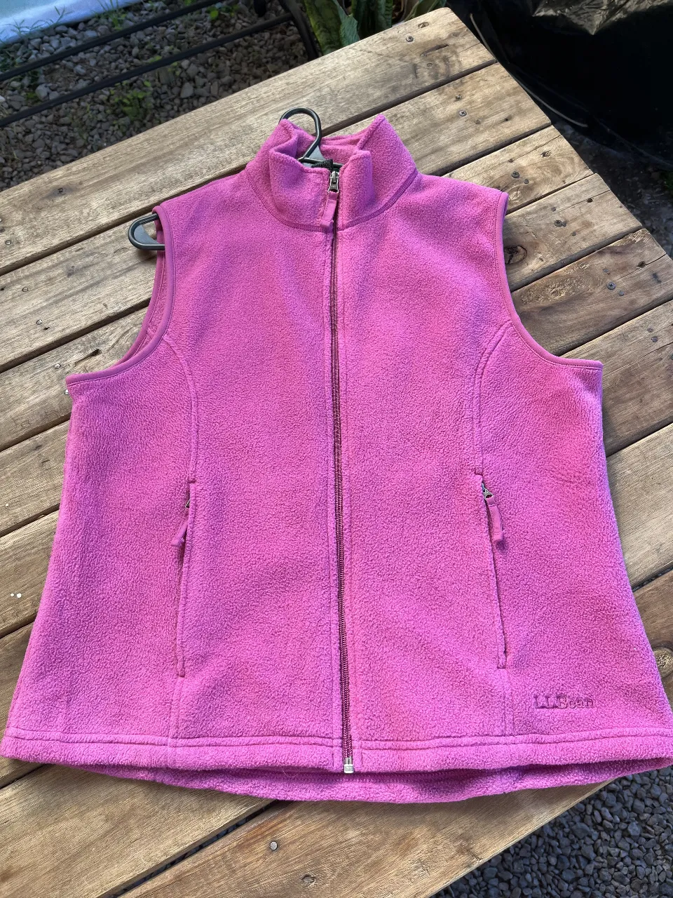 Chaleco polar rosa marca L.L.Bean.
Cierres y bolsillos perfectos. Talle americano real L.