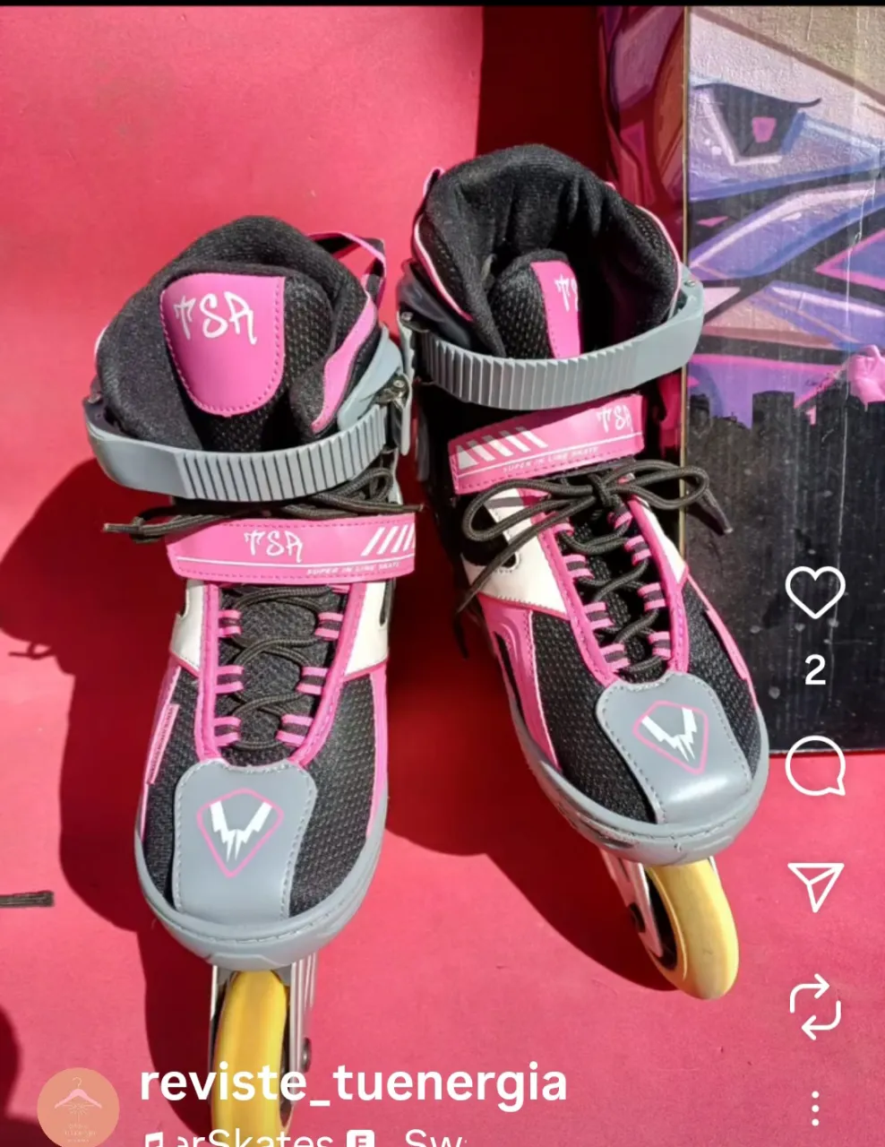 ROLLERS  para adultos, color rosa y gris. Ideales para practicar deportes y disfrutar del aire libre. Con ruedas amarillas y detalles en blanco, estos patines combinan estilo y funcionalidad. EXTENSIBLES DE NRO 37 AL 40.
Base de aluminio de alto impacto. 
ABEC-7 