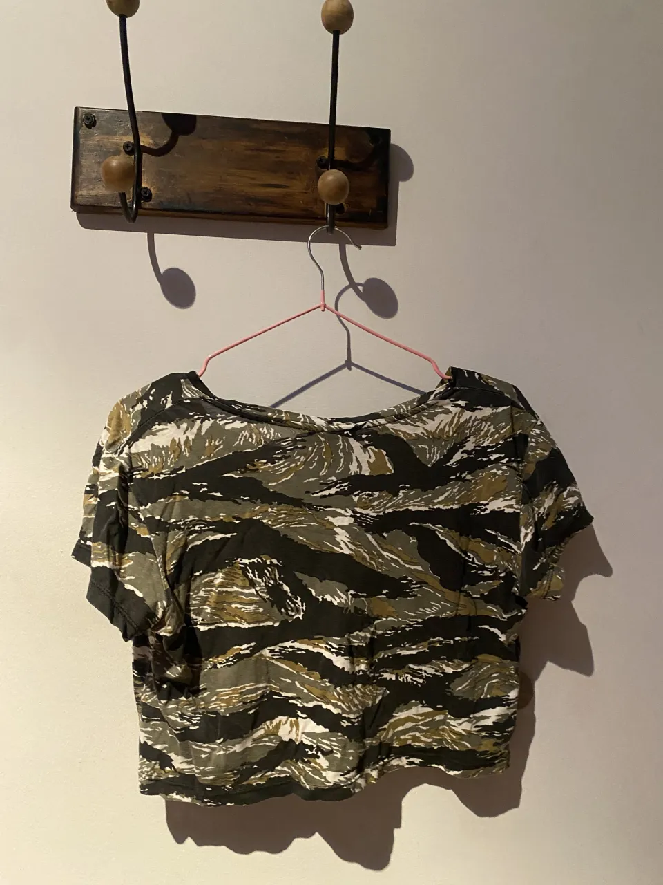 Remera Complot - Vista 3