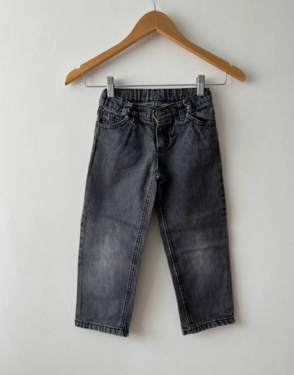 Jean recto gris oscuro para niña, talle 6. Marca Cheeky. Ideal para uso diario.