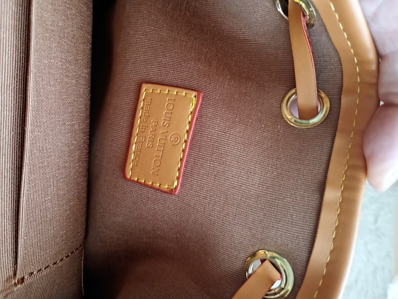 Mochila Louis Vuitton - Vista 4