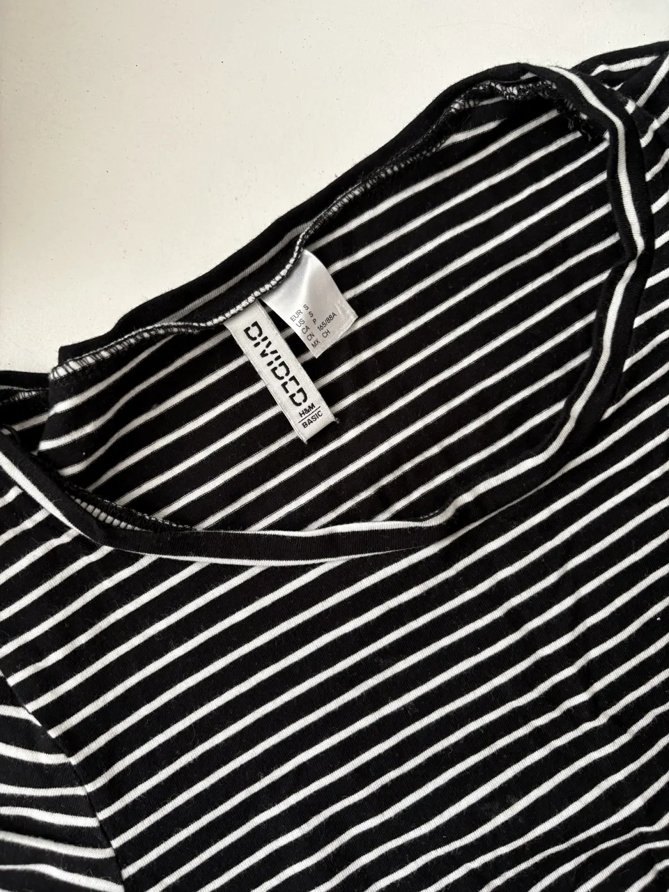 Remera H&M - Vista 2