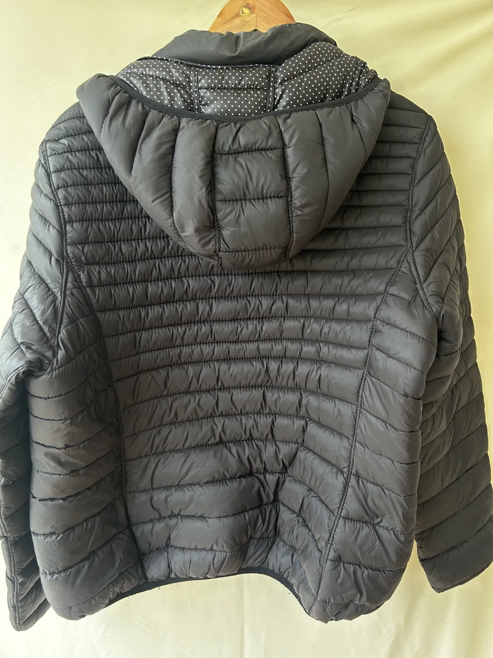 Campera Ninguna - Vista 4