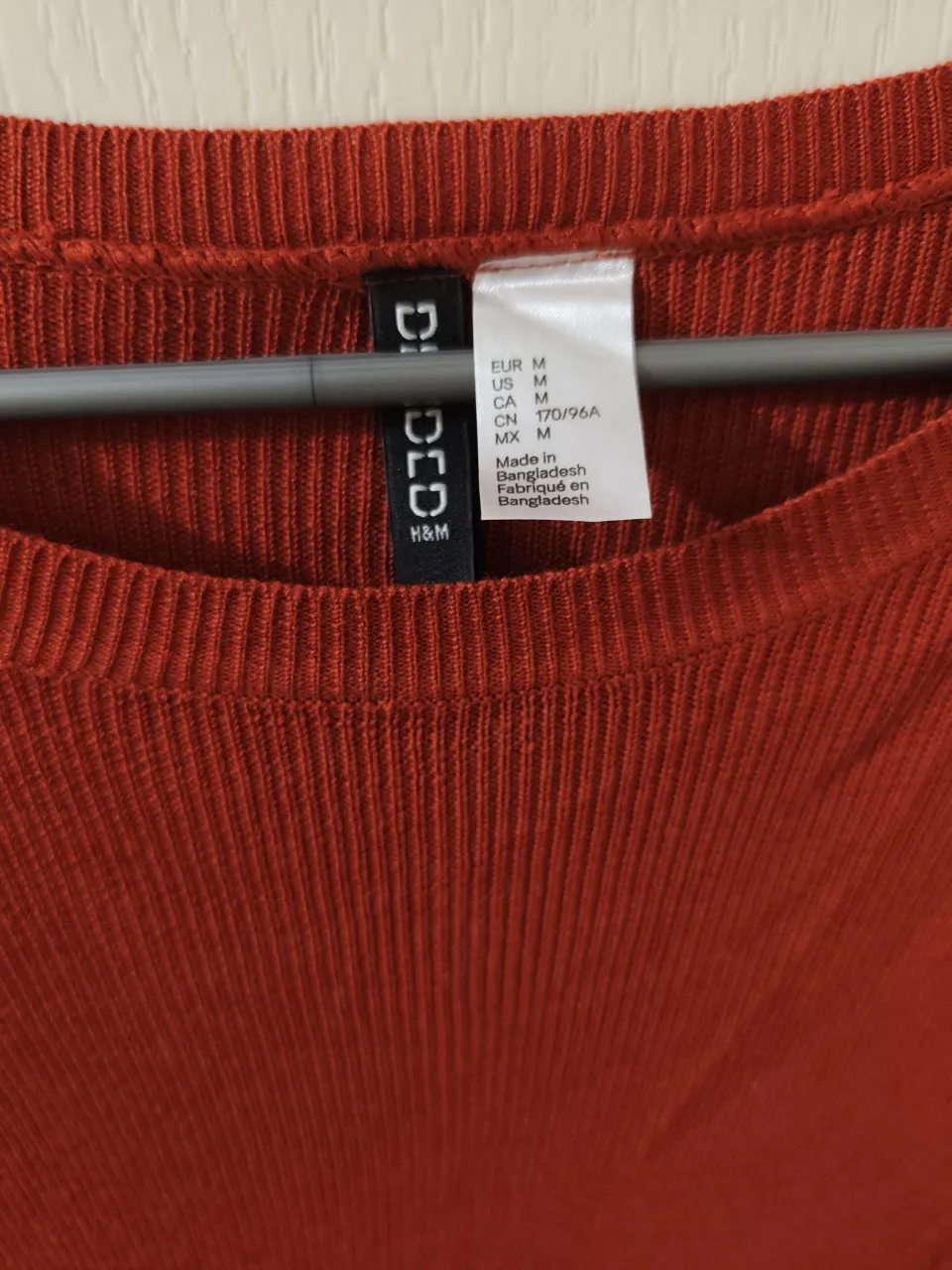 Sweater Divided - Vista 2