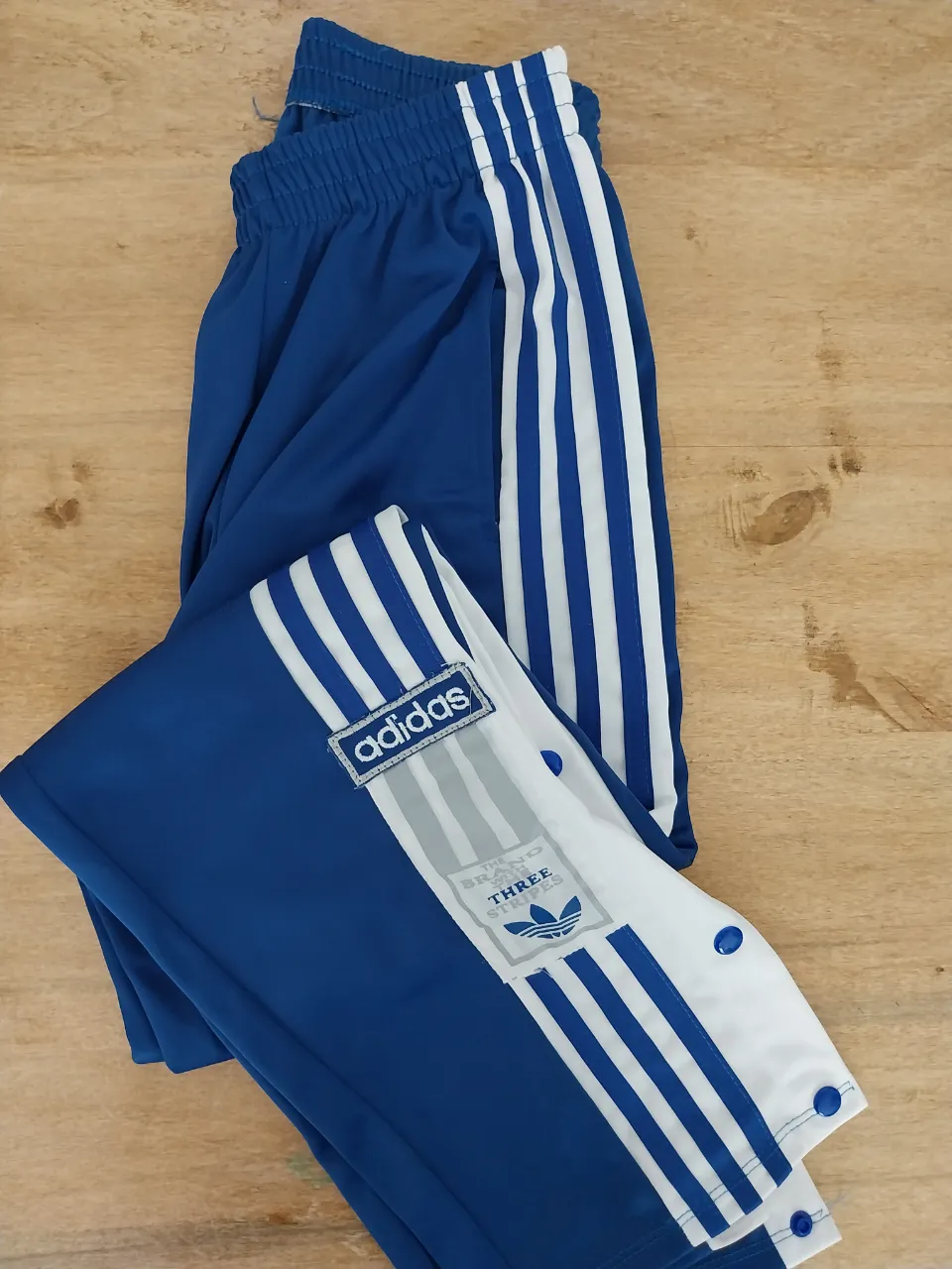 Pantalón Adidas no original - Vista 3