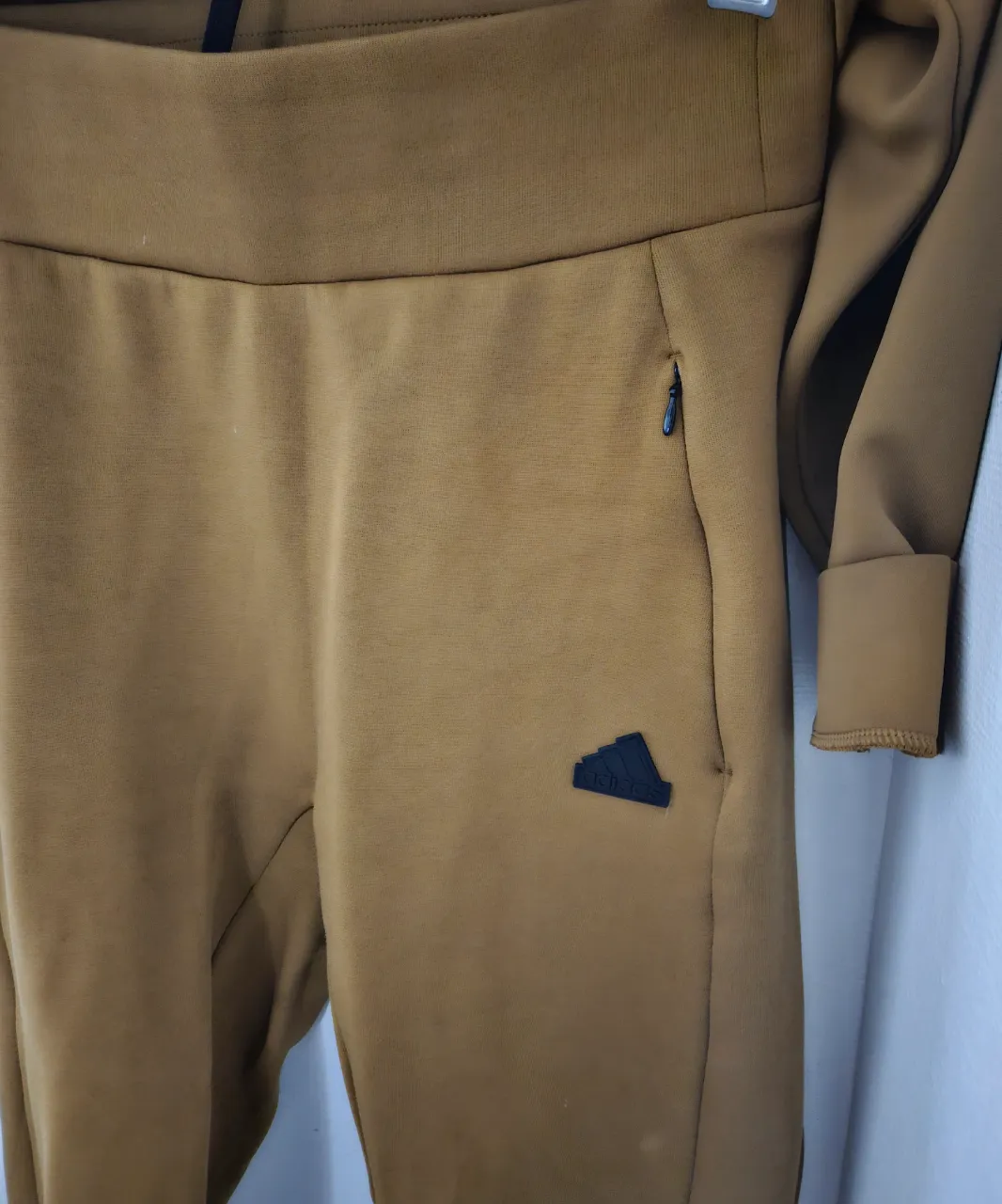 Buzo adidas - Vista 4