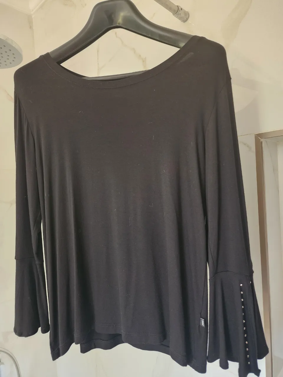 Remera Zhoue - Vista 2