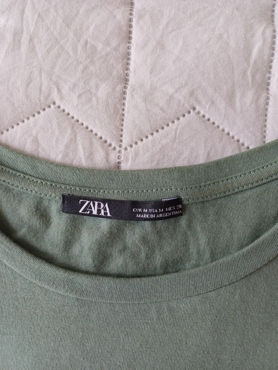 Remera Zara - Vista 3