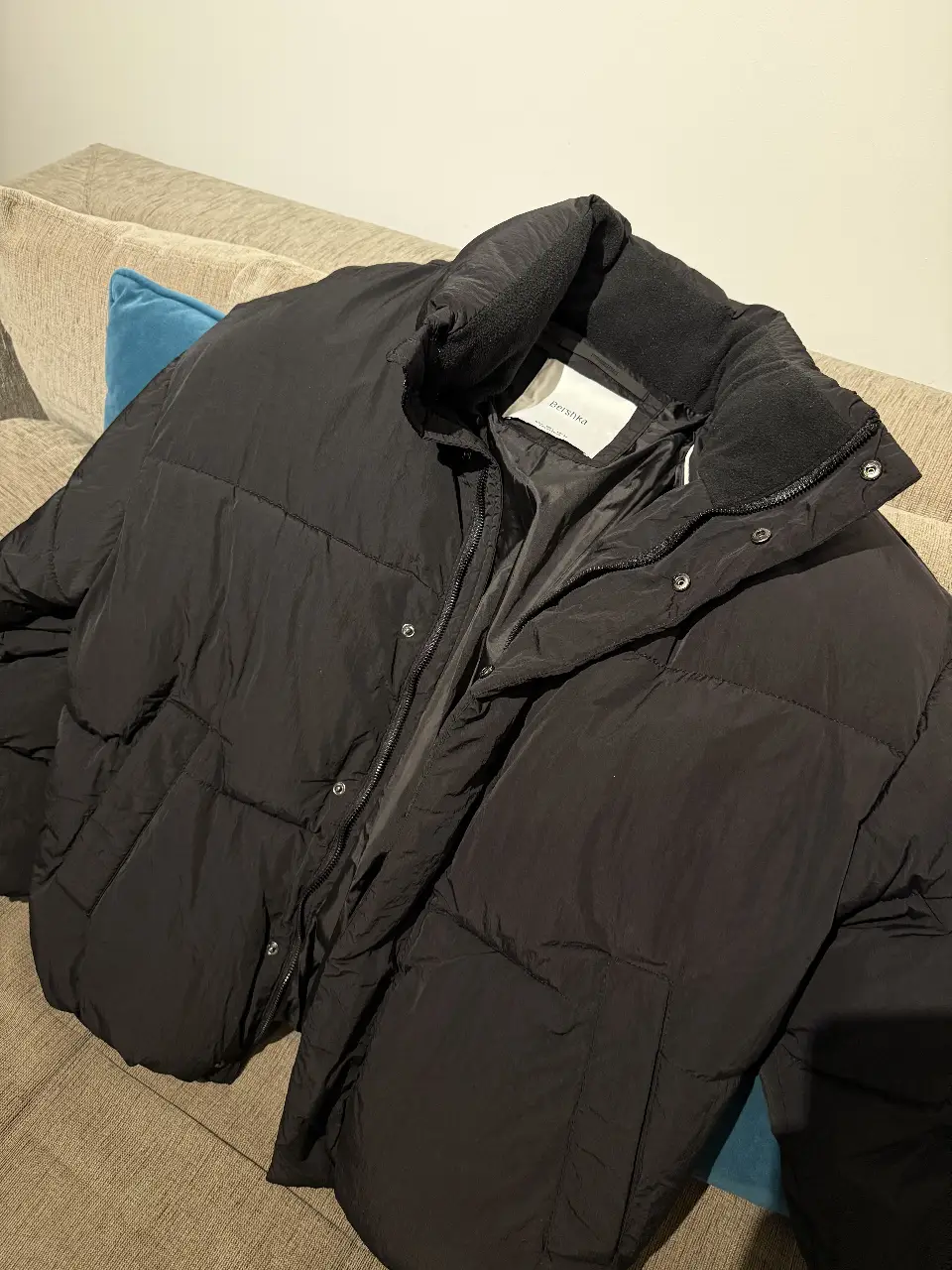 Campera Bershka - Vista 3