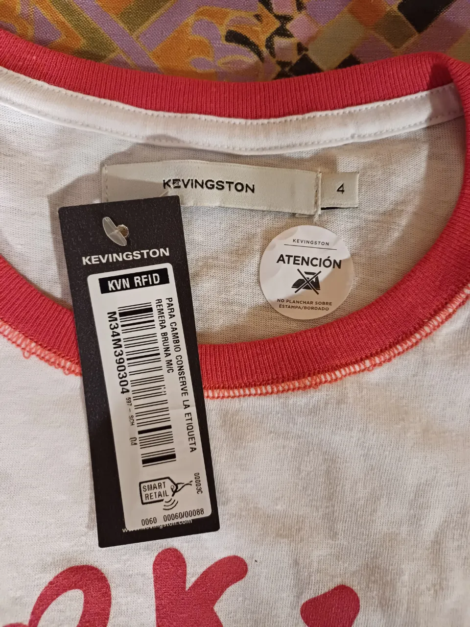 Remera Kevingston - Vista 3