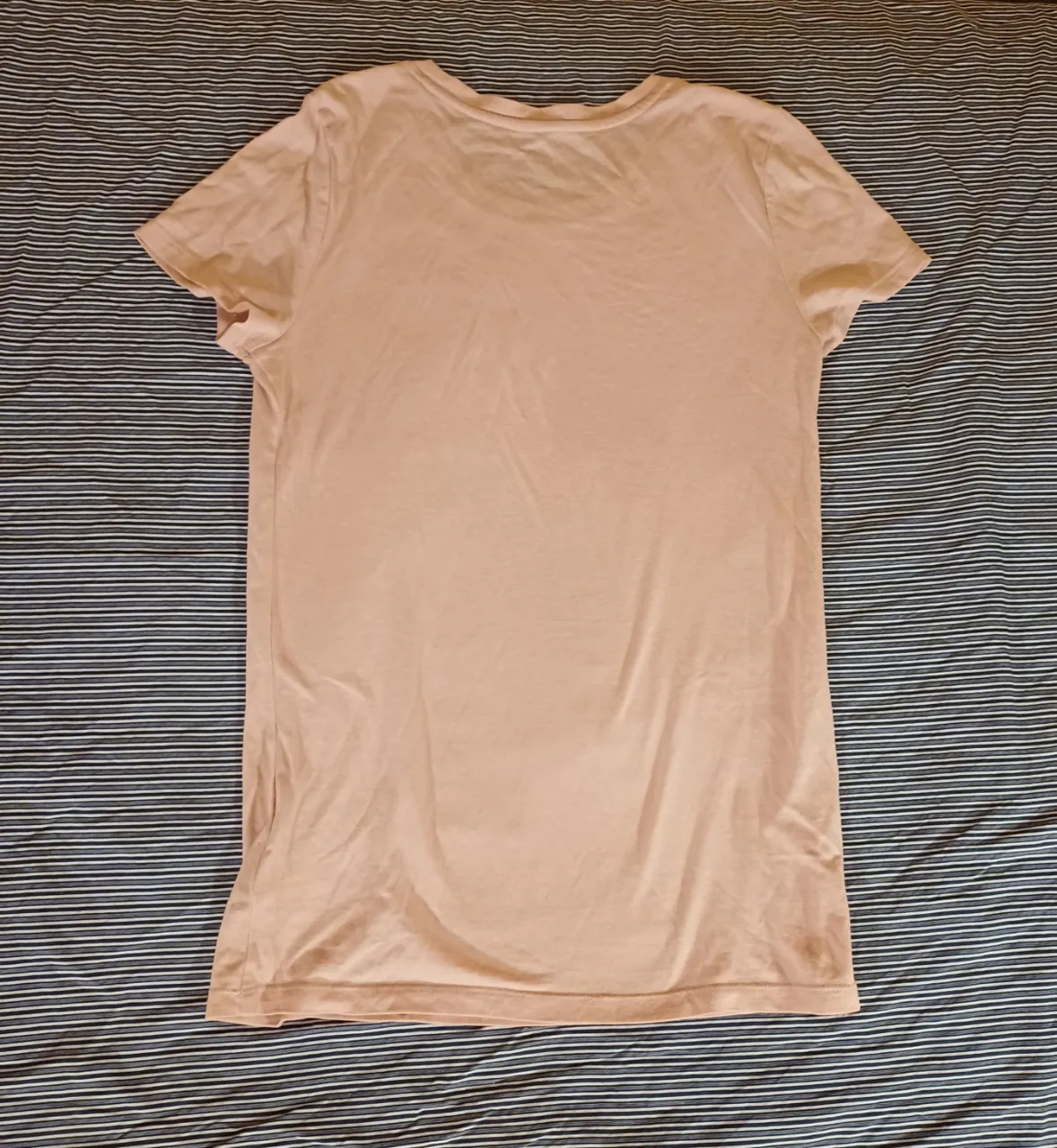 Remera GAP - Vista 6