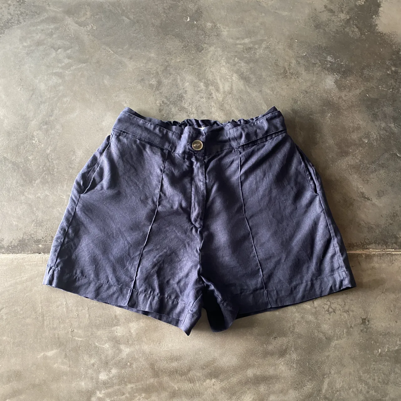 Short de lino Portsaid oh nest azul mujer
Usado.
Talle M amplio.
Medidas: largo 39, tiro 33, cintura sin estirar 39, cadera 56..