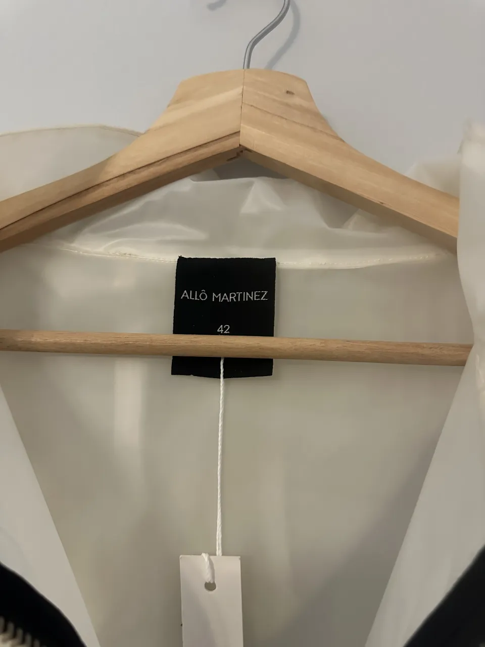 Impermeable Allô Martínez - Vista 2