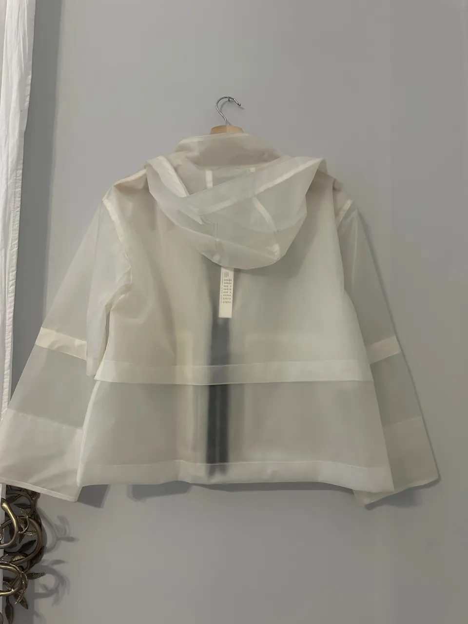 Impermeable Allô Martínez - Vista 4