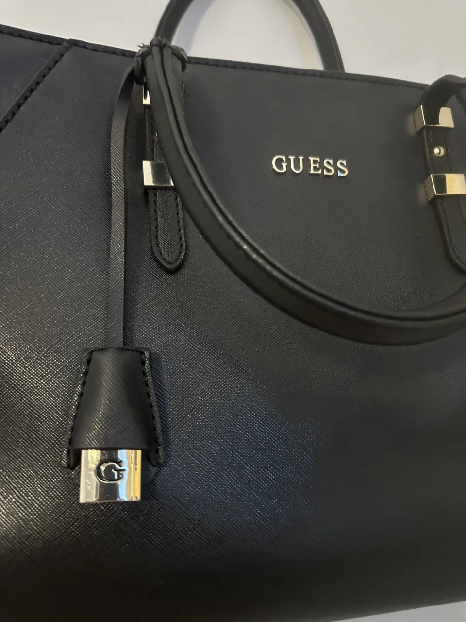 Cartera GUESS - Vista 2