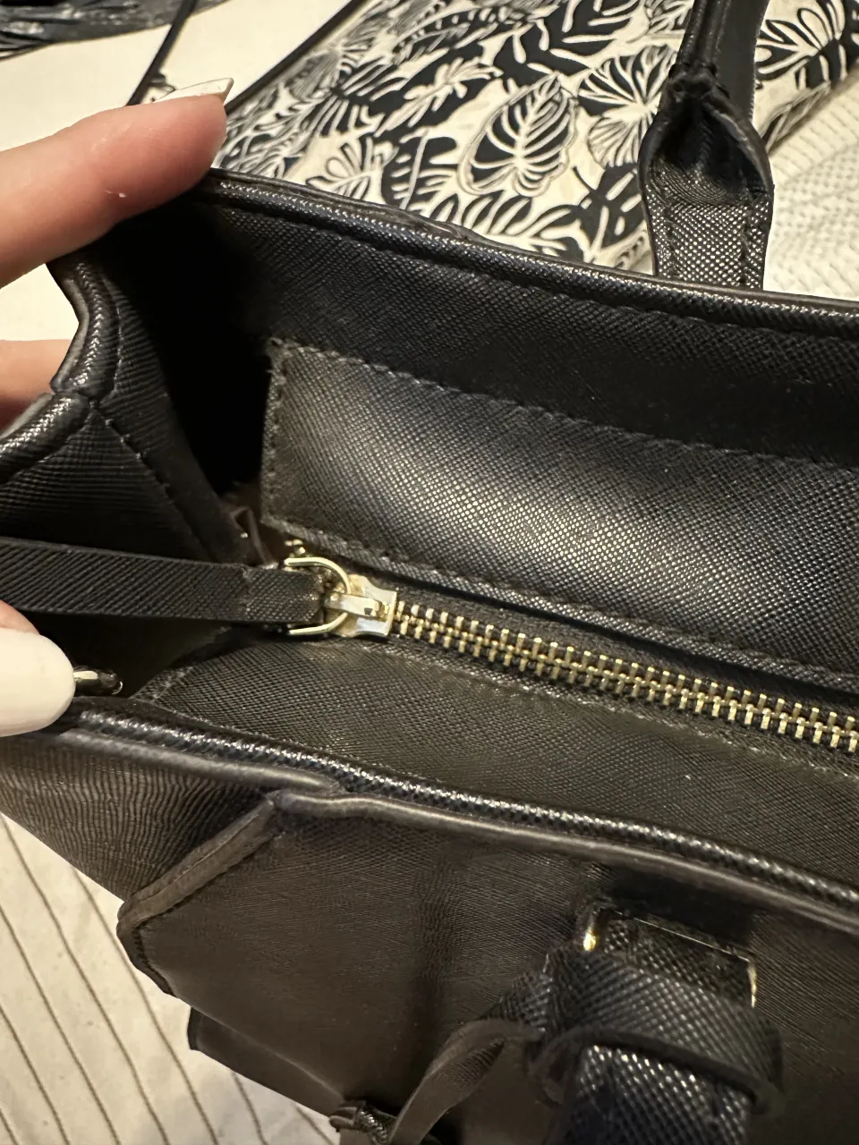 Cartera GUESS - Vista 3