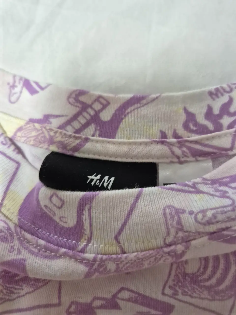 Remera H&M - Vista 3