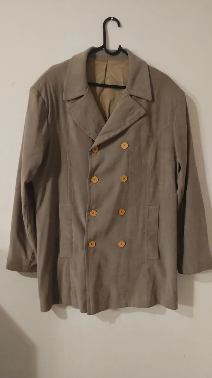 Sobretodo de hombre de gamuza color marrón. De la marca Taos Collection, talle medium. Ideal para el invierno.
