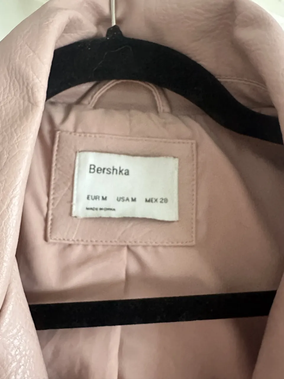 Campera Bershka - Vista 3