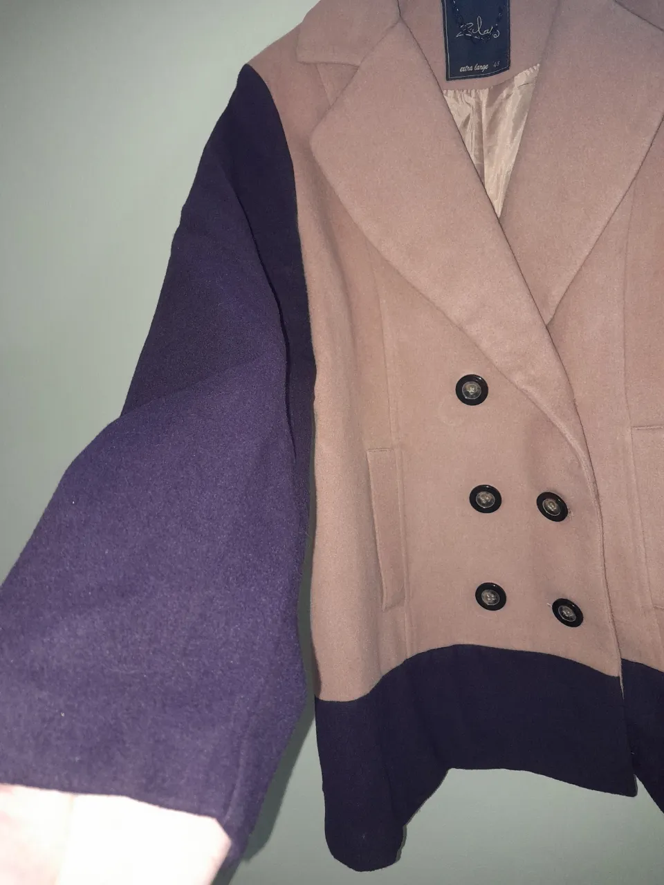 Campera A ≠ - Vista 4