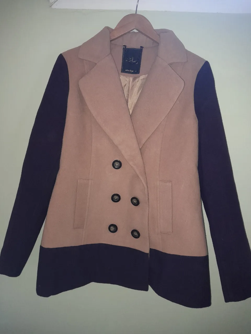 Campera A ≠ - Vista 3