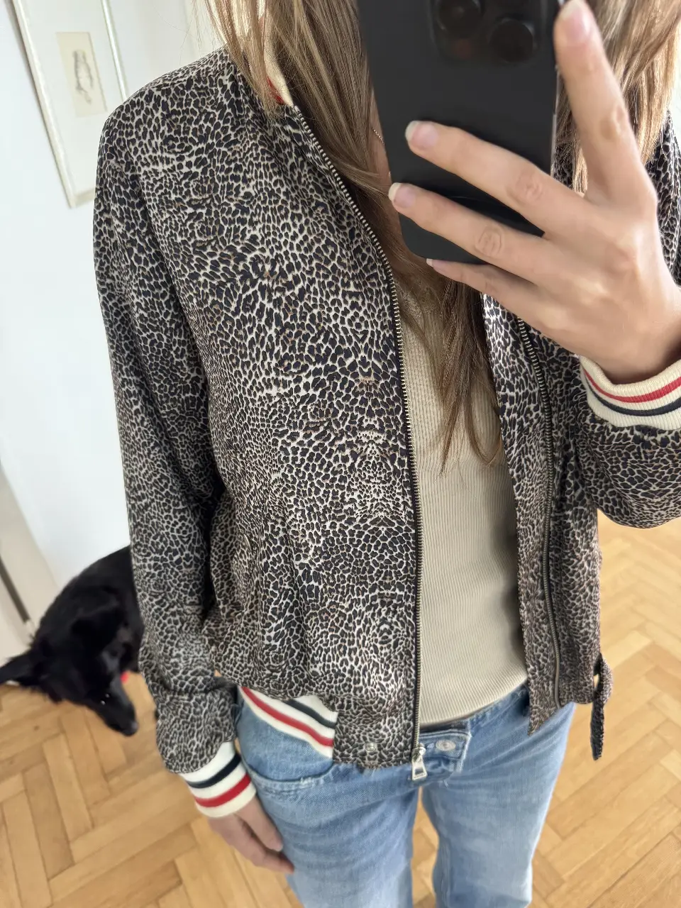 Campera Ay Not Dead - Vista 3