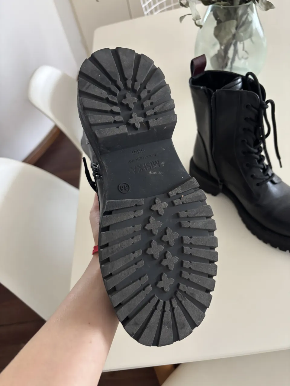 Borcegos Mishka - Vista 3