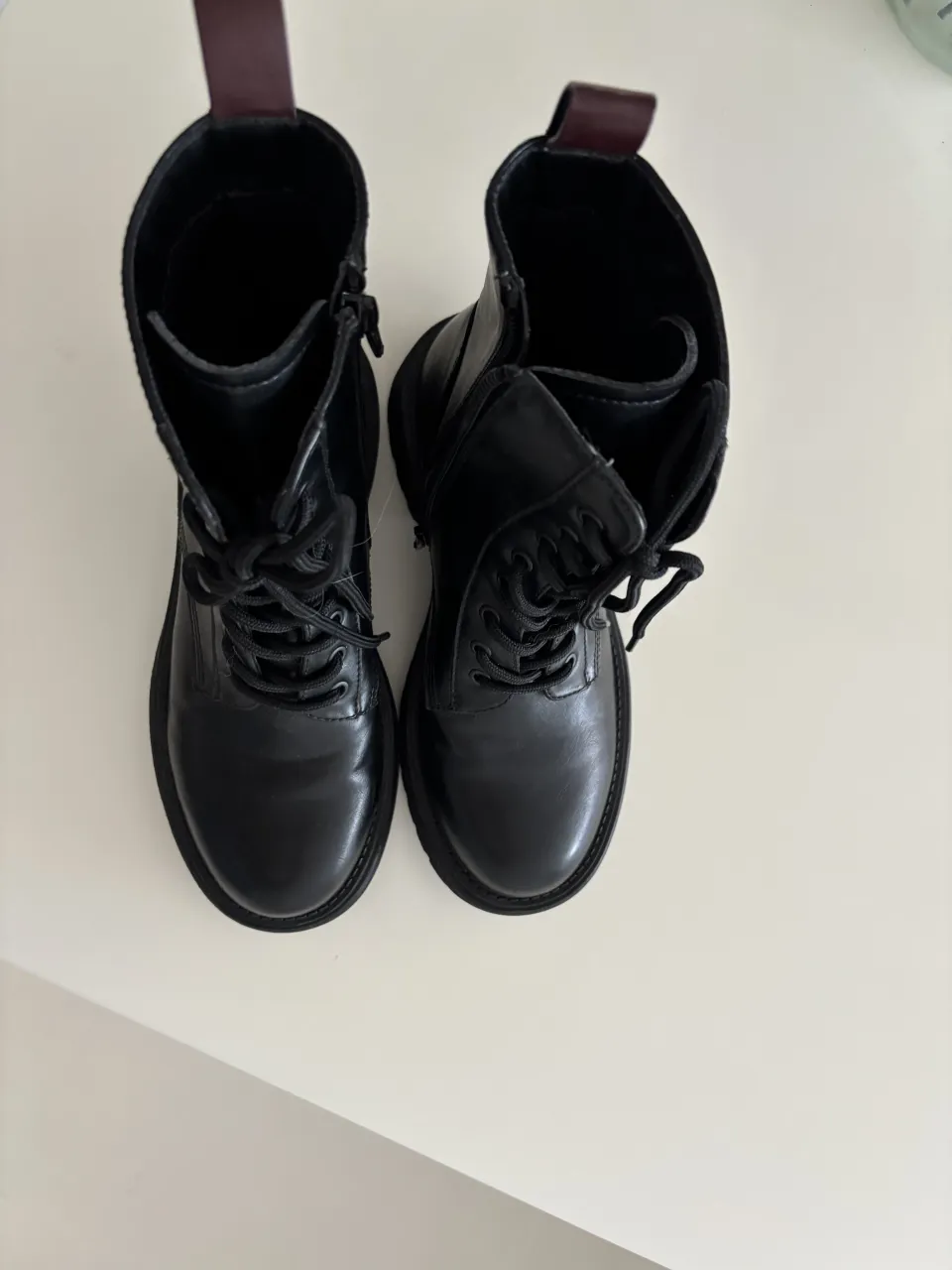 Borcegos Mishka - Vista 2