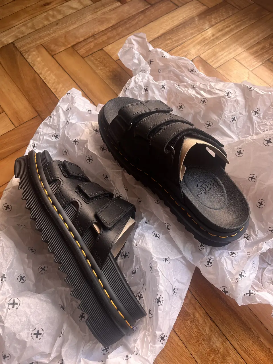Sandalias Dr. Martens - Vista 2