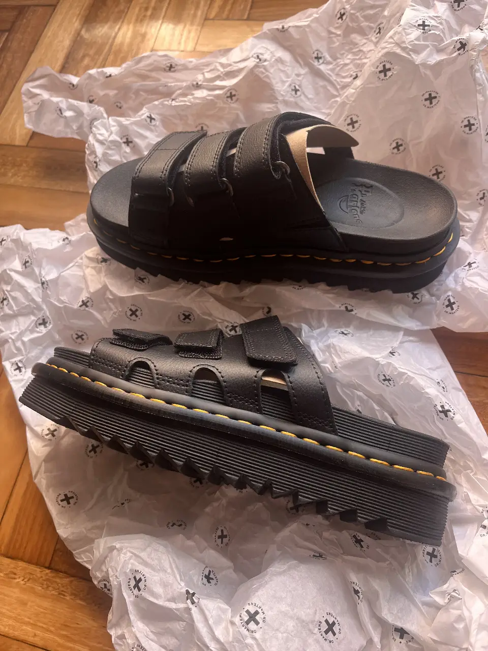 Sandalias Dr. Martens - Vista 3