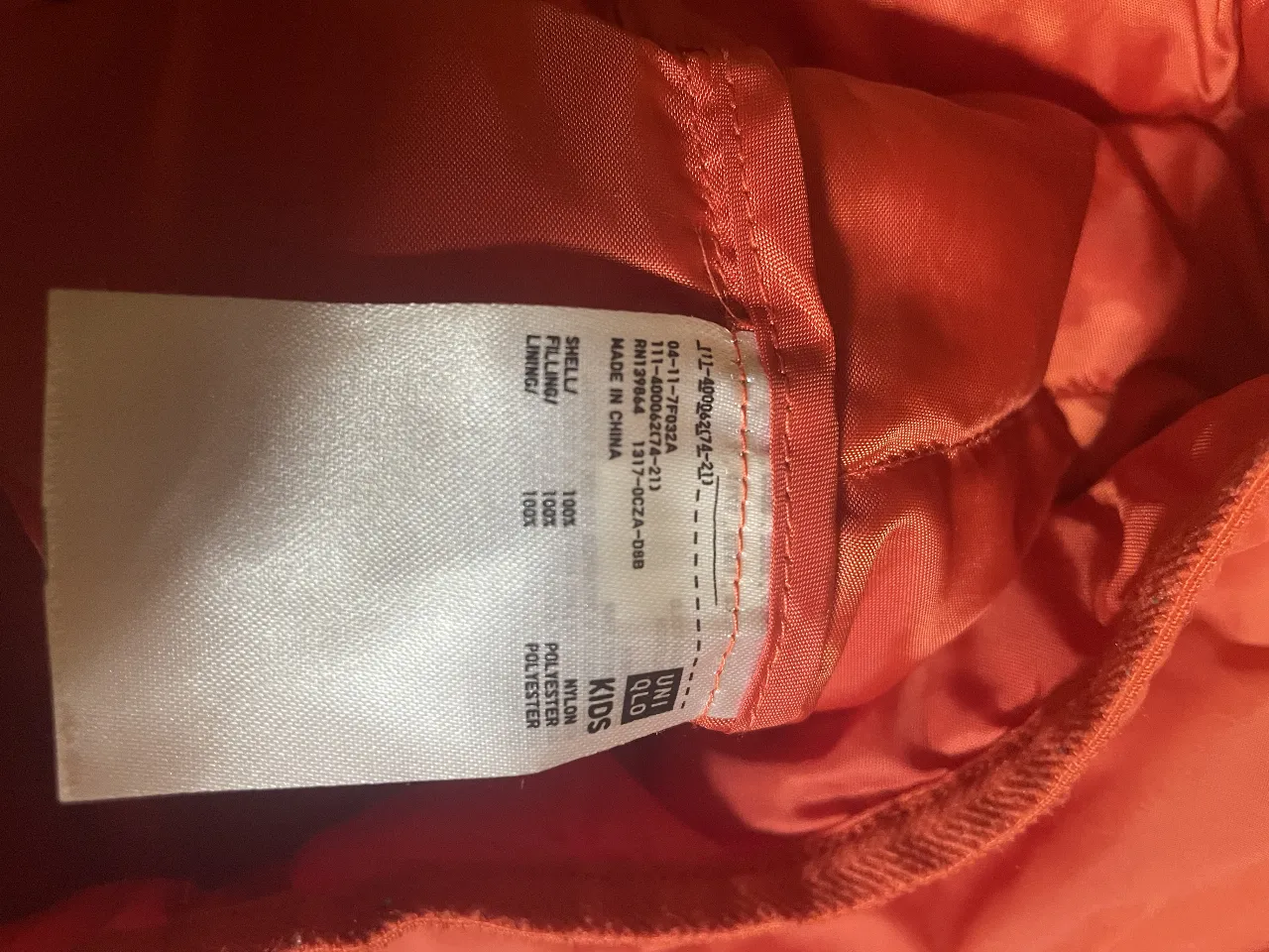 Campera de plumas Uniqlo - Vista 4