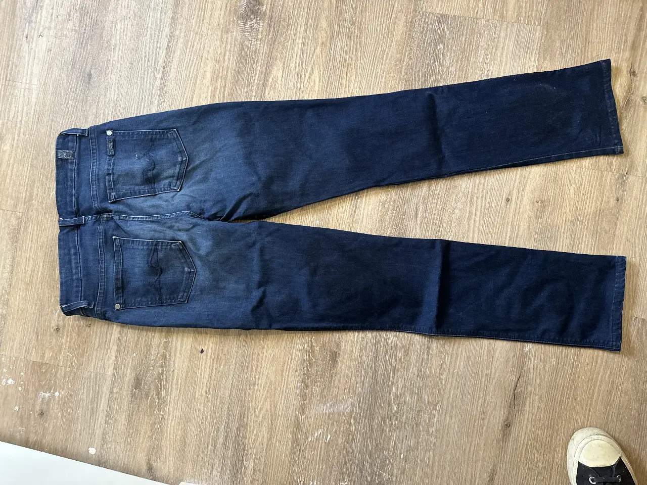 Jean 7 For All Mankind - Vista 3