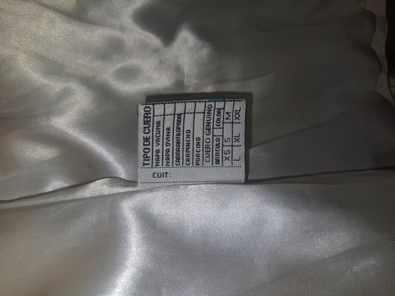 Campera CUERO DE VACA - Vista 4