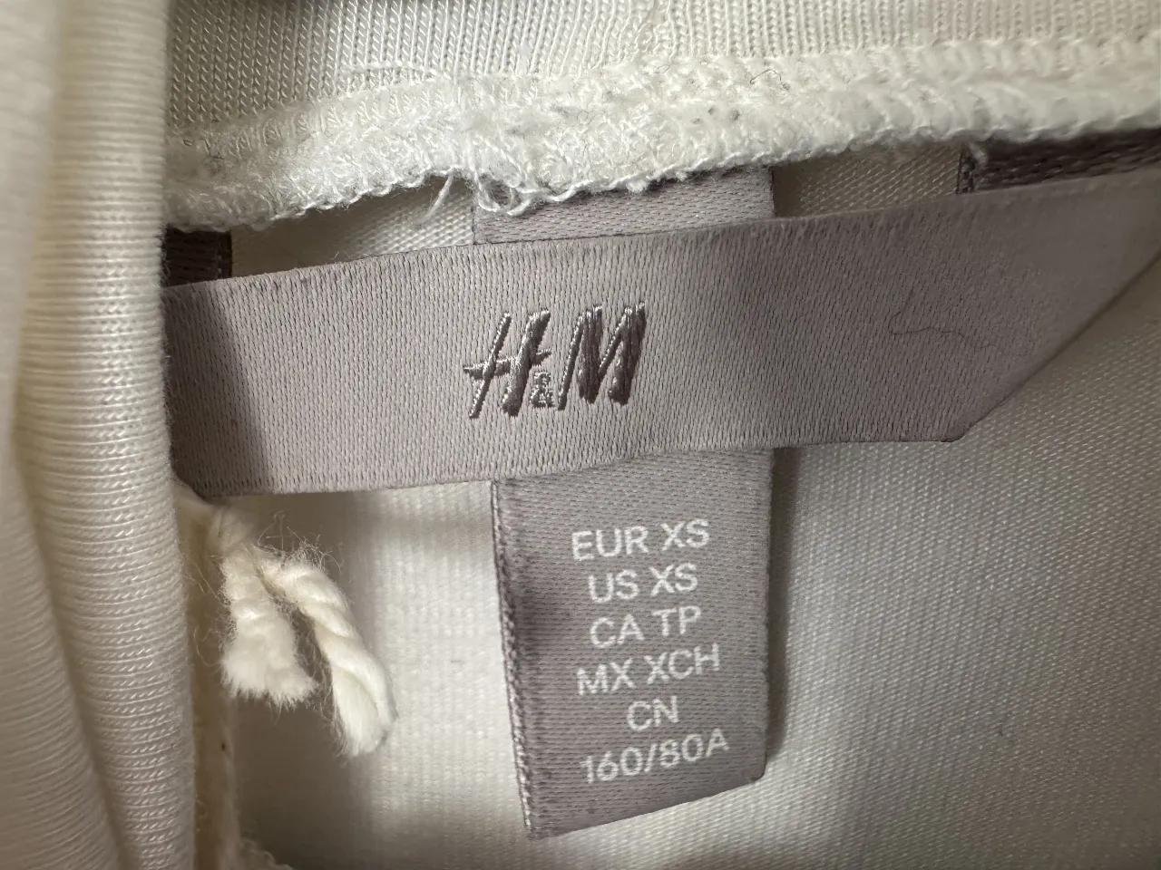 Remera H&M - Vista 3