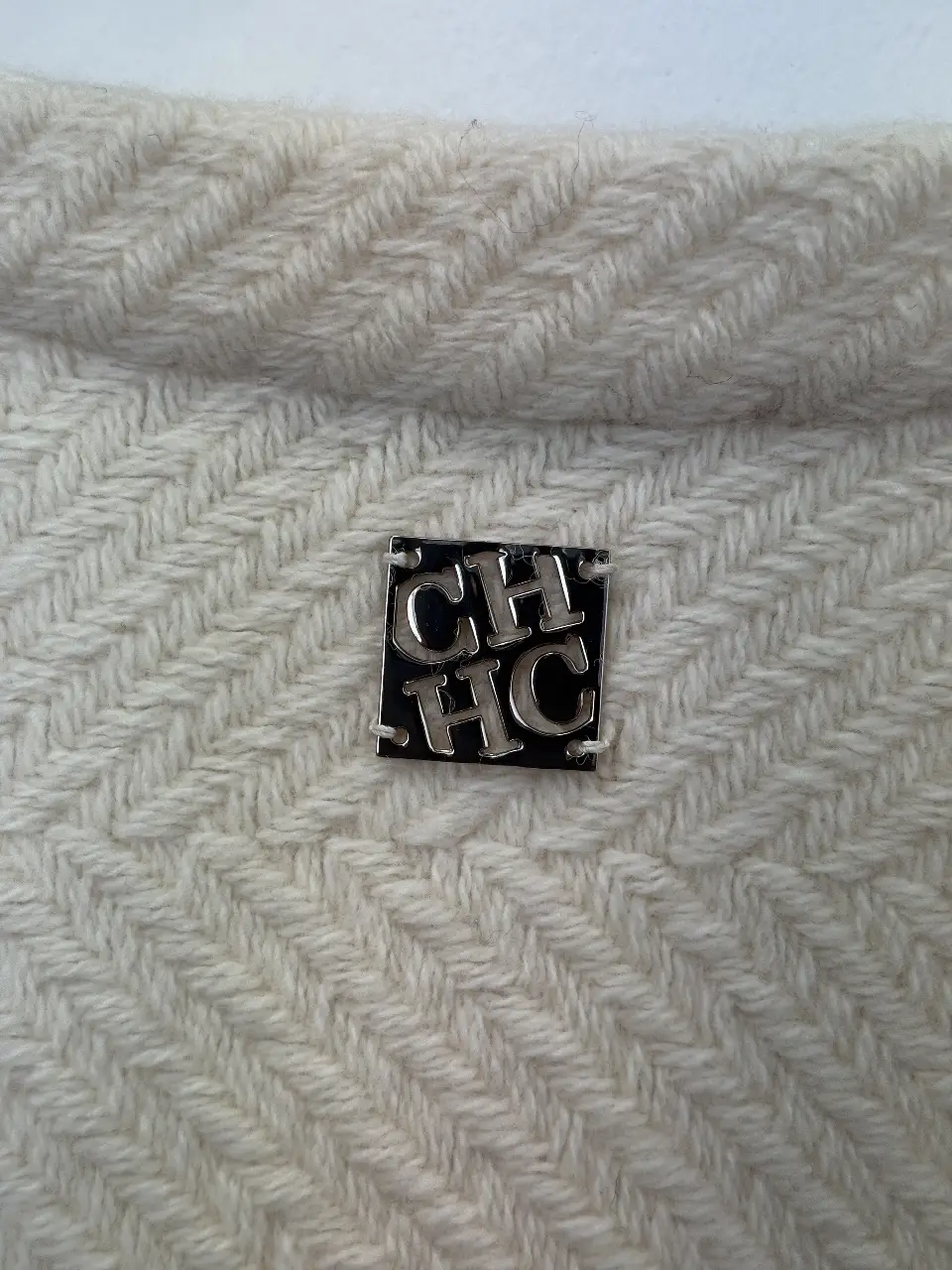 Poncho Carolina Herrera - Vista 5
