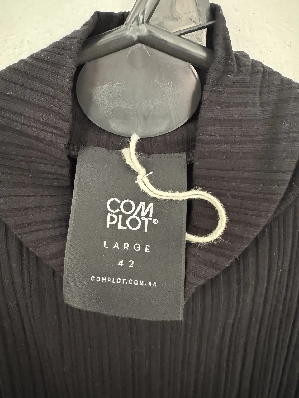 Musculosa COM PLOT - Vista 3
