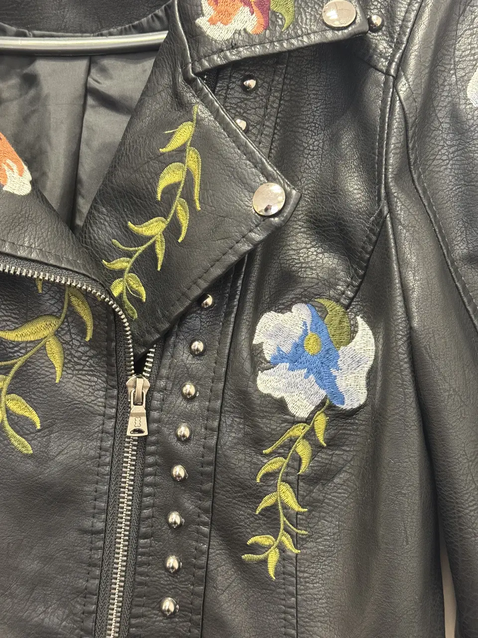 Campera KISS - Vista 3