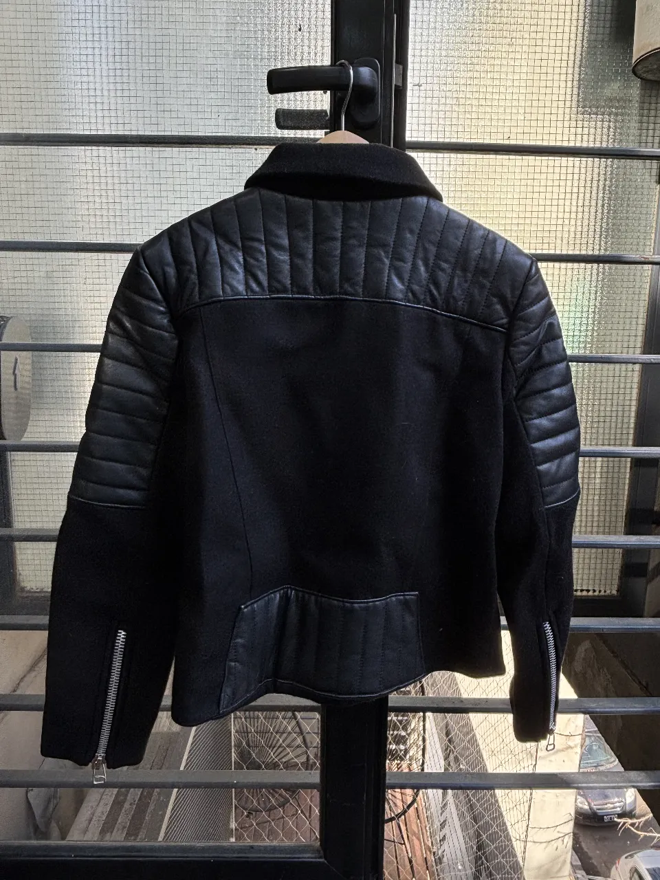 Campera Maria Cher - Vista 2